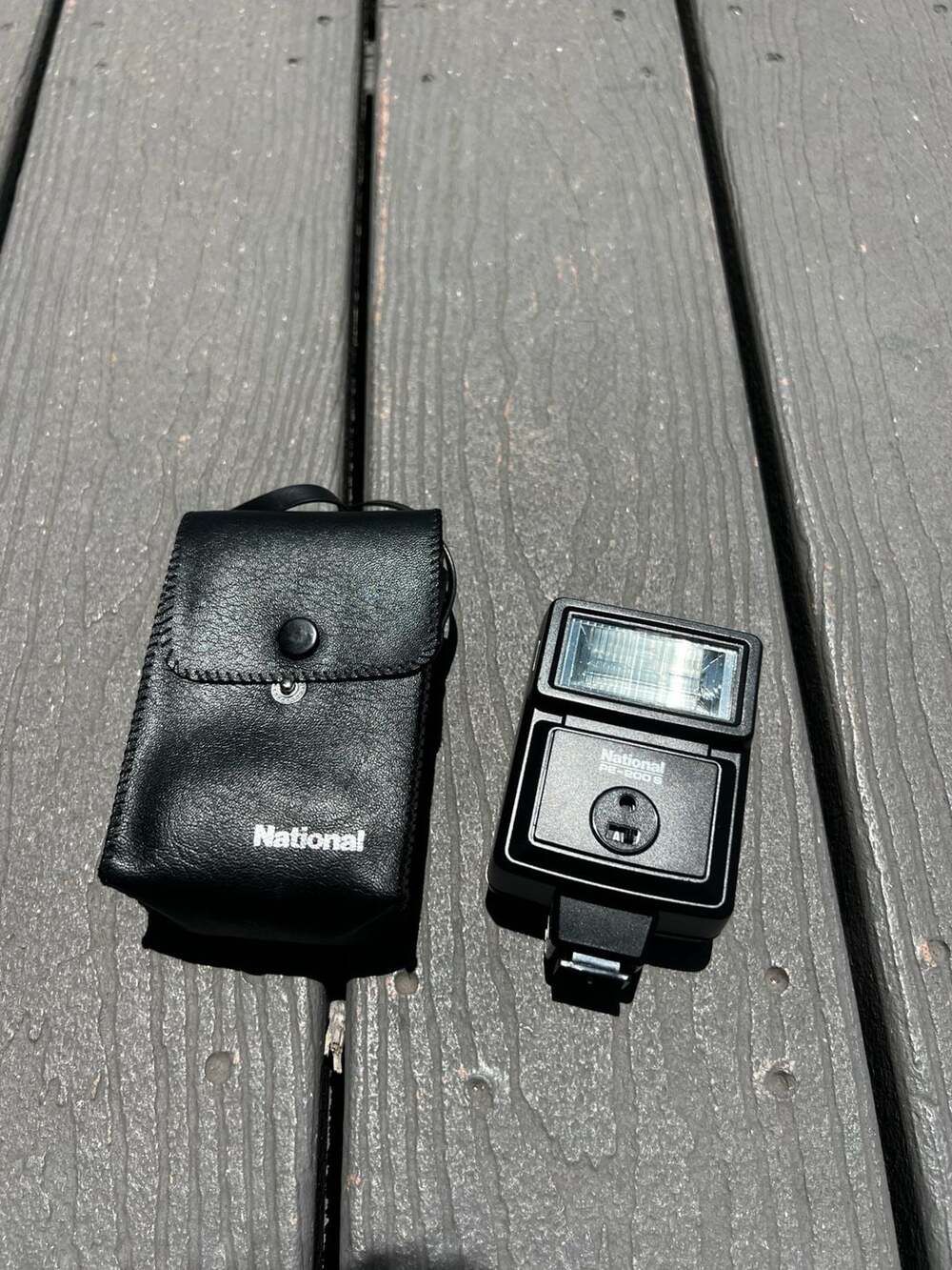 National PE-200S Vintage Camera Flash with Case